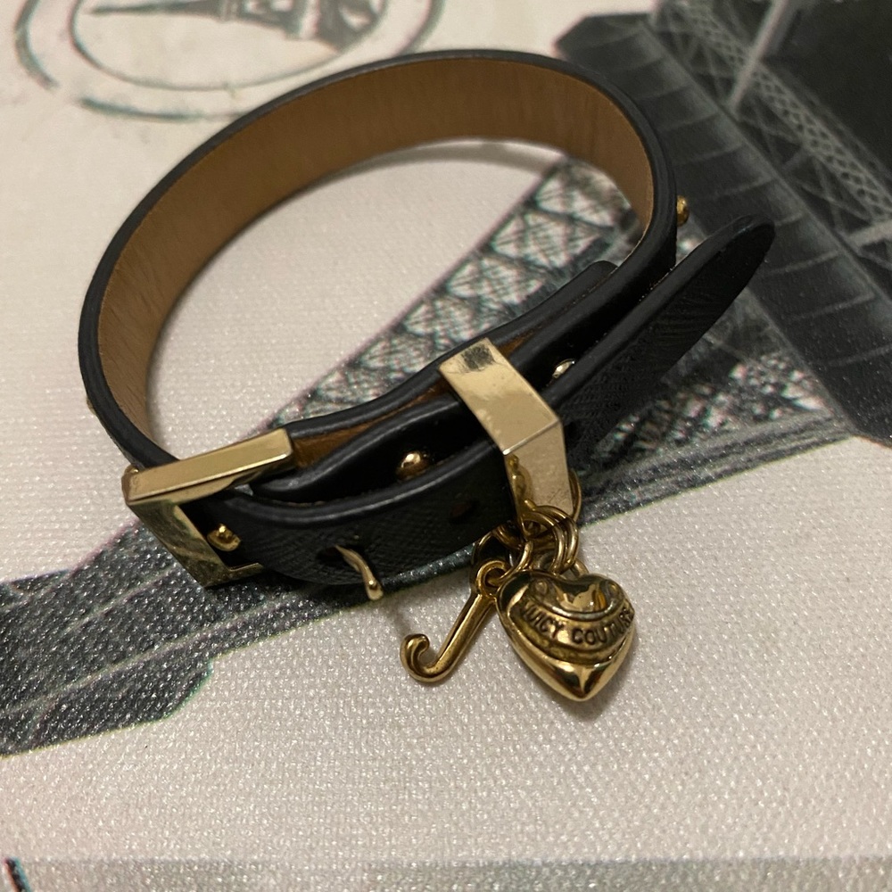 Juicy Couture collar heart bracelet